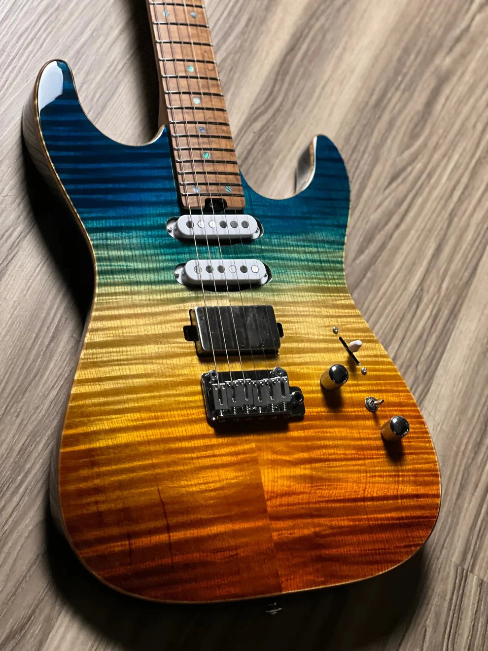 Soloking MS-1 Custom 24 HSS FMN Roasted Flame Maple Neck in Beach Sunset Surf Fade JESCAR